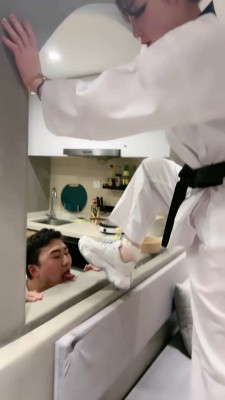 图片[13]_【领主老大】御姐口水喂食/全体重踩踏/虐打【双视角版】 bf24068_HD绳艺资源