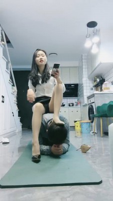 图片[6]_【小小小魔女】高跟鞋踩踏鞭子丝袜捂脸 bf24129_HD绳艺资源