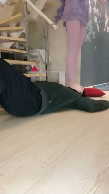 图片[3]_【文文】丝袜玉足全体重踩踏 bf24008_HD绳艺资源