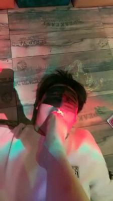 【萝莉刑】KTV踩绿帽喂食 bf24022_HD绳艺资源