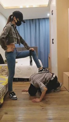 图片[2]_【美娜格格】精神小妹强迫狗吃圣水白袜 bf24020_HD绳艺资源