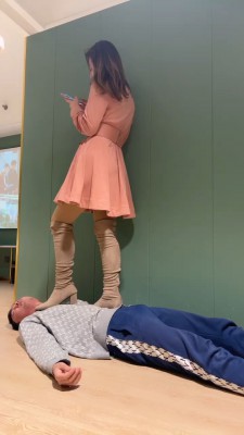 图片[4]_【年华S】网红素人主播长靴肉丝全体重踩踏 bf24012_HD绳艺资源