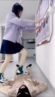 图片[3]_【狗哥】学生女神超诱惑踩踏/肉丝气味羞辱 bf24180_HD绳艺资源