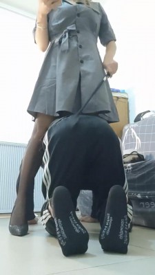 图片[4]_【然而】黑丝羞辱狗舔闻臭脚/烟灰浓痰喂养 bf24295_HD绳艺资源