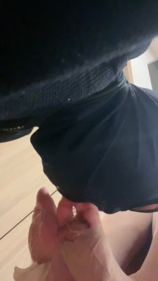 图片[9]_【泡芙大大】女神及膝袜踩狗脸/脚踩喂食 bf24260_HD绳艺资源