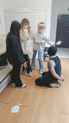 图片[2]_【爆爆】被一群精神小妹暴揍/重度耳光踩踏 bf24424_HD绳艺资源