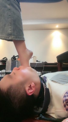 图片[7]_【桃幼幼】强迫狗奴吃袜子/运动鞋踩脸 bf24408_HD绳艺资源