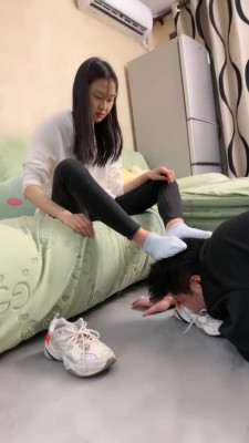 图片[9]_【素人星探】连环耳光+踩踏+提档轮流虐 bf24405_HD绳艺资源