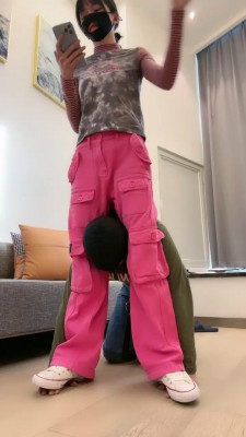 图片[2]_【高难度挑战美学】帆布鞋踩酸奶喂食/转胯/艺术装置衣训练 bf24385_HD绳艺资源