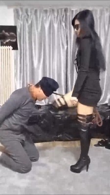 【嘟嘟】长靴提档耳光/喝圣水 bf24461_HD绳艺资源