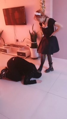 图片[2]_【吴迪】可爱萝莉黑丝蹂躏/磕头求饶/虐打 bf24382_HD绳艺资源