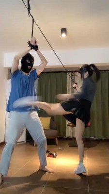 图片[4]_【宝爷】吊绑小白鞋重度踢踹 bf24346_HD绳艺资源