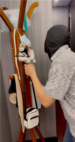 图片[2]_【KKS】猥琐男邻居来偷闻丝袜 JS23021301_HD绳艺资源