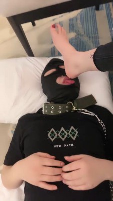 图片[4]_【萬一】室内舔脚/室外公开遛狗【完整版】 bf24607_HD绳艺资源