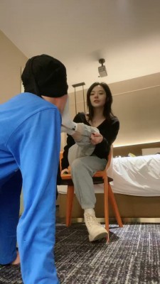 图片[5]_【不知名美女】逛街后强迫闻舔原味/吃袜子口水/转胯 bf24627_HD绳艺资源