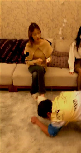 【欣欣】和闺蜜一起打牌玩家奴 JS23021906_HD绳艺资源