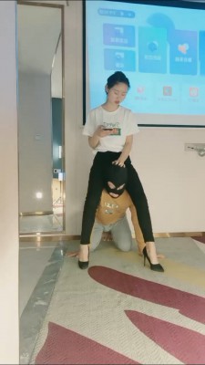 【小小小魔女】骑马-提档虐打 bf24559_HD绳艺资源