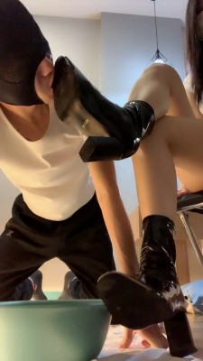 图片[2]_【小x大王】人体擦鞋器/喝洗脚水 bf24552_HD绳艺资源