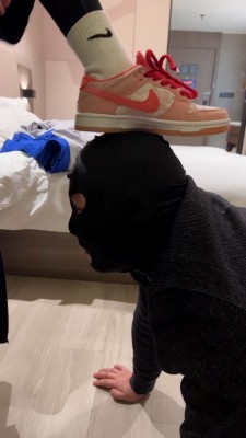 【伊莉】情侣主-玩弄绿帽追求者/喝烟头圣水/口水/骑马 bf24539_HD绳艺资源