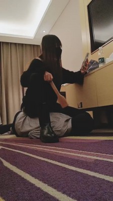 图片[9]_【美娜格格】剧情-暴打工作人员【完整版】 bf24504_HD绳艺资源