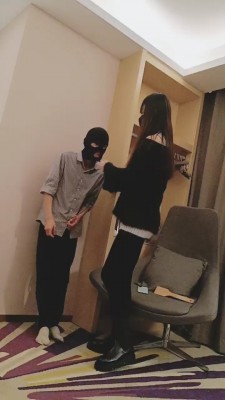 图片[11]_【美娜格格】剧情-暴打工作人员【完整版】 bf24504_HD绳艺资源