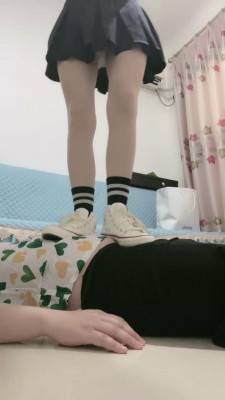 图片[3]_【柒柒】JK装萝莉主帆布鞋全体重踩踏/高跟鞋虐乳 bf24477_HD绳艺资源