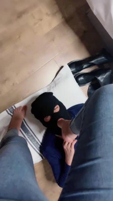 图片[5]_【西西】学妹开发萌新狗清理鞋子/脚喂食蛋糕/深喉 bf24492_HD绳艺资源