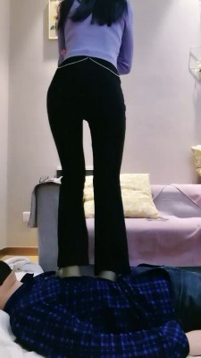 图片[2]_【启蒙老师】白袜裸足全体重踩踏 bf24670_HD绳艺资源