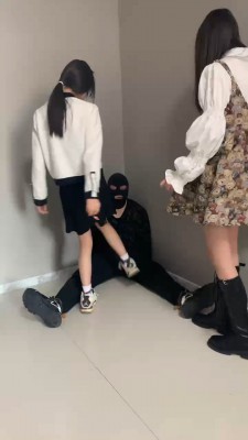 【精神小妹】双学生主重度踢踹/喝圣水/穿鞋踩踏 bf24673_HD绳艺资源