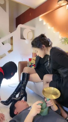 图片[3]_【鑫儿教头】双奴争宠吃口水/全体重踩踏【双视角版】 bf24803_HD绳艺资源