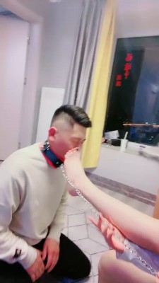 图片[9]_【美丝大大】带闺蜜入圈调/强迫喝圣水/滴蜡/美腿诱惑【双视角版】bf24800_HD绳艺资源