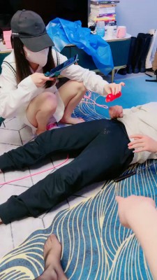 图片[10]_【美丝大大】带闺蜜入圈调/强迫喝圣水/滴蜡/美腿诱惑【双视角版】bf24800_HD绳艺资源