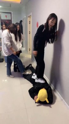 图片[6]_【精神小妹】多S群调-社会女青年暴打逃跑狗 bf24740_HD绳艺资源