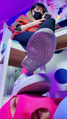 图片[2]_【美离子】空军一号脏鞋底踩狗舌头 bf24838_HD绳艺资源