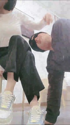 【妮蔻S】小白鞋棉袜训练老狗 bf24818_HD绳艺资源