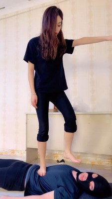 图片[8]_【冷鸢大大】重度耳光-踩踏-转胯训练 bf25104_HD绳艺资源