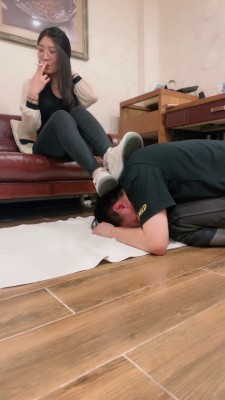 【冷凝大大】吃脚皮/裸足全体重踩踏 bf25078_HD绳艺资源