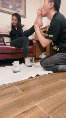 图片[2]_【冷凝大大】吃脚皮/裸足全体重踩踏 bf25078_HD绳艺资源