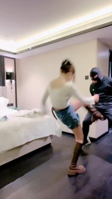 图片[6]_【Uuu】皮靴高难度挑战踢裆/全体重跳踩地毯 bf25014_HD绳艺资源