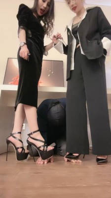 图片[4]_【萱萱S】双S高跟全体重踩踏【双视角版】 bf25067_HD绳艺资源