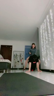 【缘彼大大】御姐丝袜高跟骑马遛狗 bf25106_HD绳艺资源