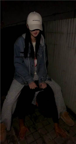 【菲菲S】天台制服猥琐男  JS23030107_HD绳艺资源