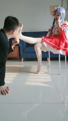 图片[3]_【阿喵女神】cos萝莉主踩狗/喂圣水/脚喂酸奶【双视角版】 bf25230_HD绳艺资源