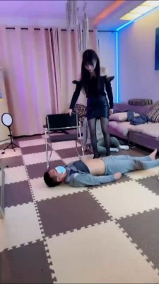 图片[3]_【伊晨】高跟全体重踩双狗 bf25370_HD绳艺资源