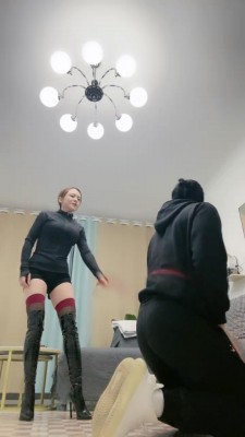 图片[2]_【沐阳】御姐过膝皮靴踢裆训练贱狗 bf25371_HD绳艺资源