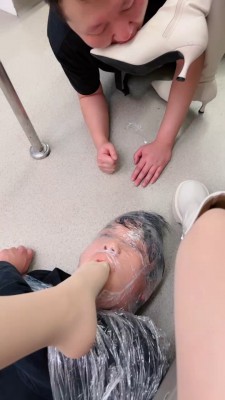 图片[10]_【伊晨】双S/精彩场景调长靴踩踏/强迫舔/绳艺技巧虐打【双视角版】 bf25297_HD绳艺资源