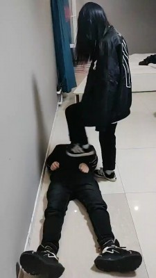 图片[5]_【吴迪】双学生S-运动鞋高难度挑战踢踹/踩/舔脏鞋臭脚 bf25292_HD绳艺资源