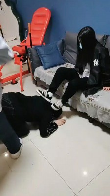 图片[6]_【吴迪】双学生S-运动鞋高难度挑战踢踹/踩/舔脏鞋臭脚 bf25292_HD绳艺资源