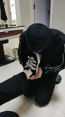 图片[8]_【吴迪】双学生S-运动鞋高难度挑战踢踹/踩/舔脏鞋臭脚 bf25292_HD绳艺资源