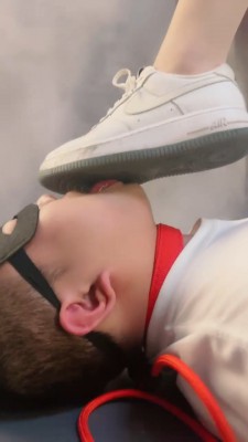 图片[5]_【冷凝大大】小白鞋艺术狗舔/耳光/骑马/掐狗窒息 bf25240_HD绳艺资源